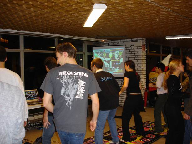 Eight players Stepmania game at the Polytechnique school